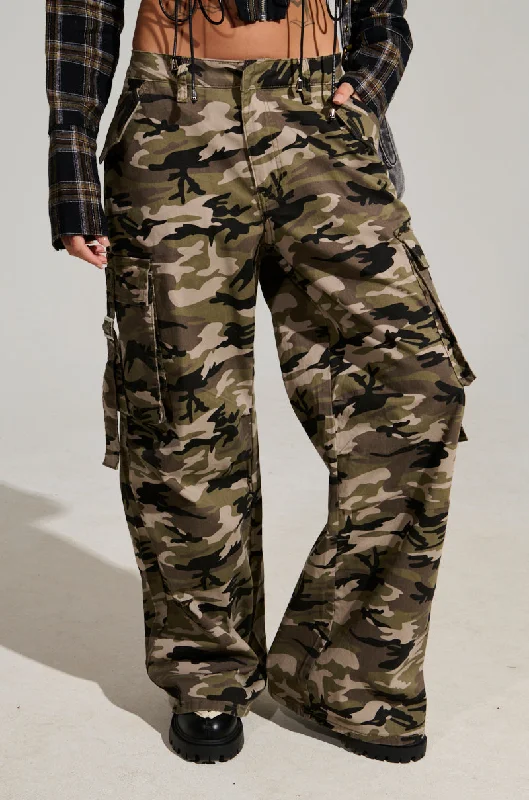 Wide Leg Pants for Curvy Figures -STREET STYLE WIDE LEG CAMO PANT