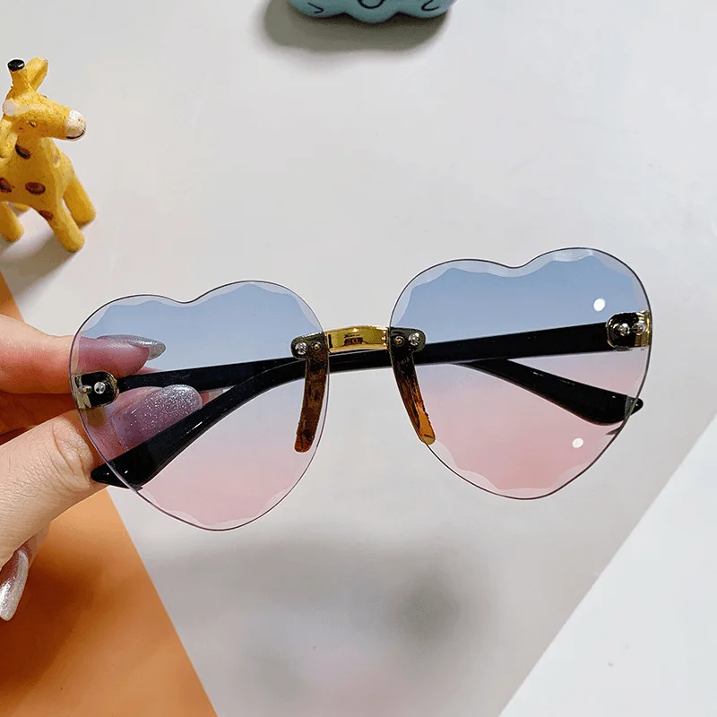 Plastic Framed Sunglasses for Lightweight -Women'S Heart-Shaped Summer UV Protection Sunglasses