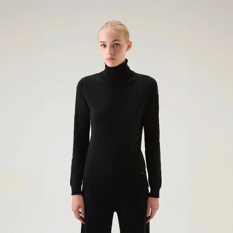 Fleece - Lined Sweaters for Warmth -Turtleneck Sweater in Wool Blend Black