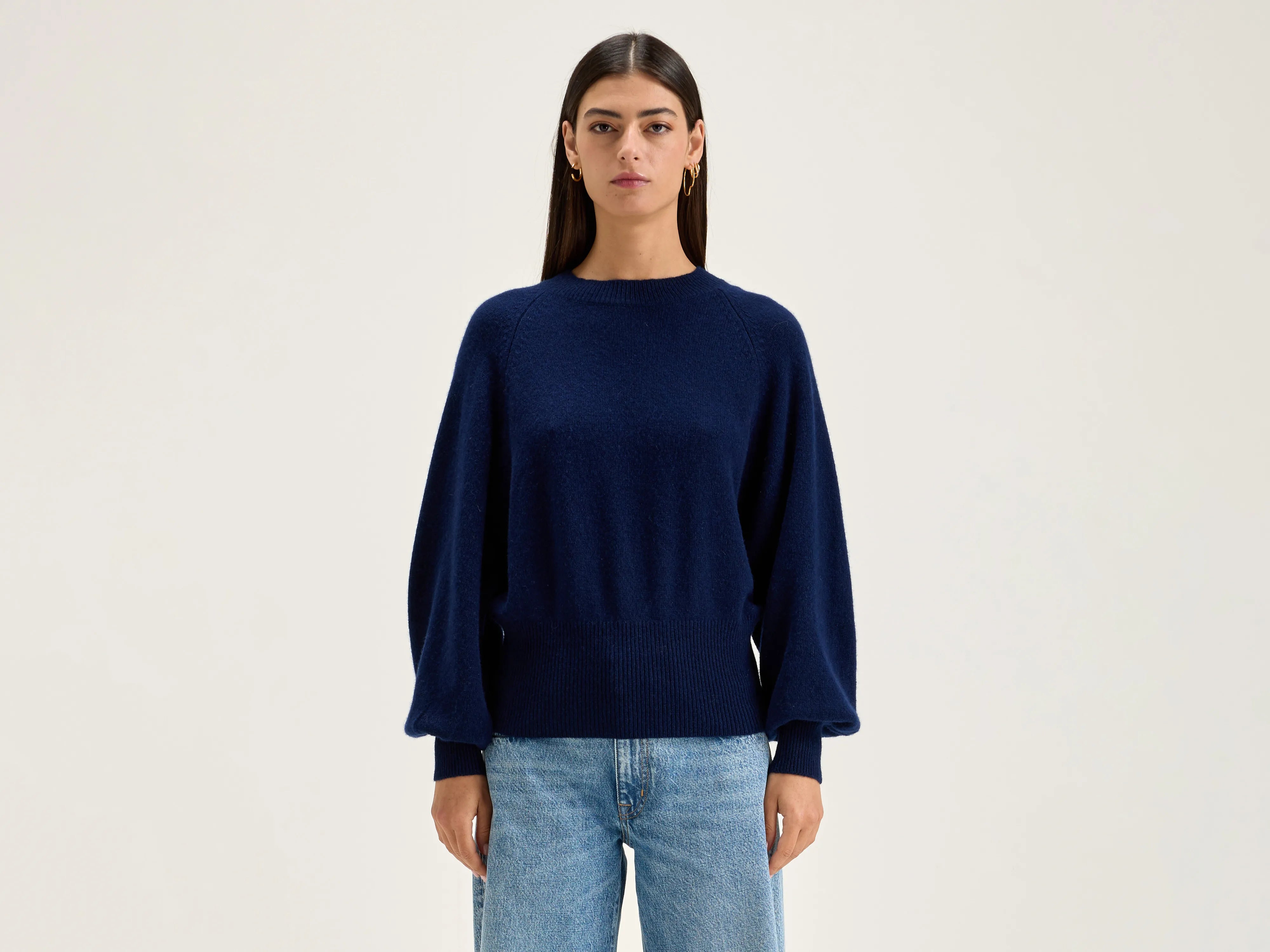 Side - Slit Sweaters for Stylish Detail -Ganto crew-neck sweater (242 / W / NAVAL)