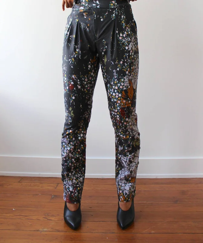 Distressed Pleated Pants In Vintage Floral Print