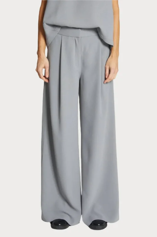 Neve Crepe Pants In Powder Grey